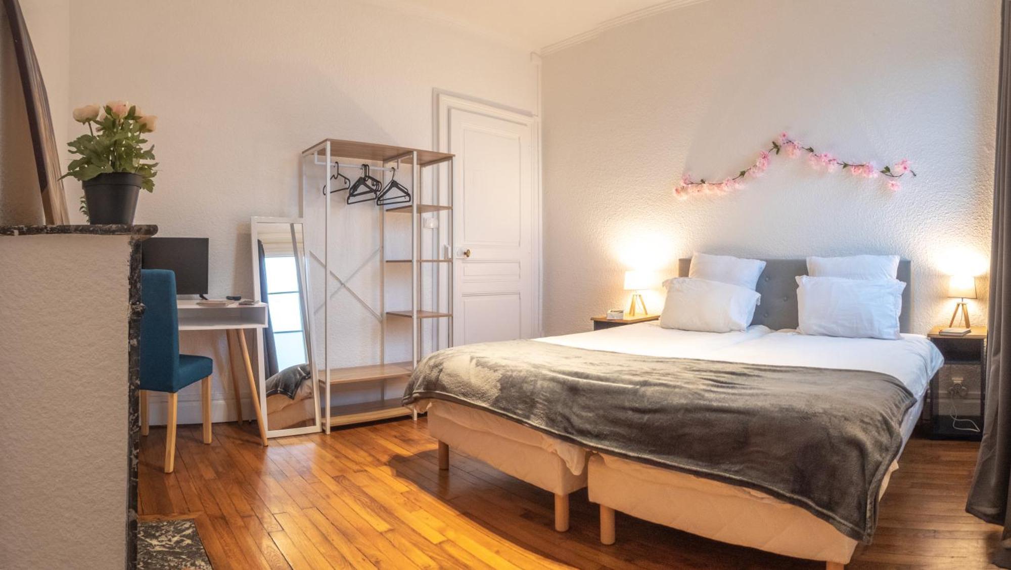 L'Amour De La Paix - Centre-Ville - Jardin - Proche Gare - Tv65"Primevideo - Ambiance Tres Chaleureuse - Parking Gratuit Sous-Video Surveillance Proche - Gere Par Presta-Zen'Services 默兹河畔凡尔登 外观 照片