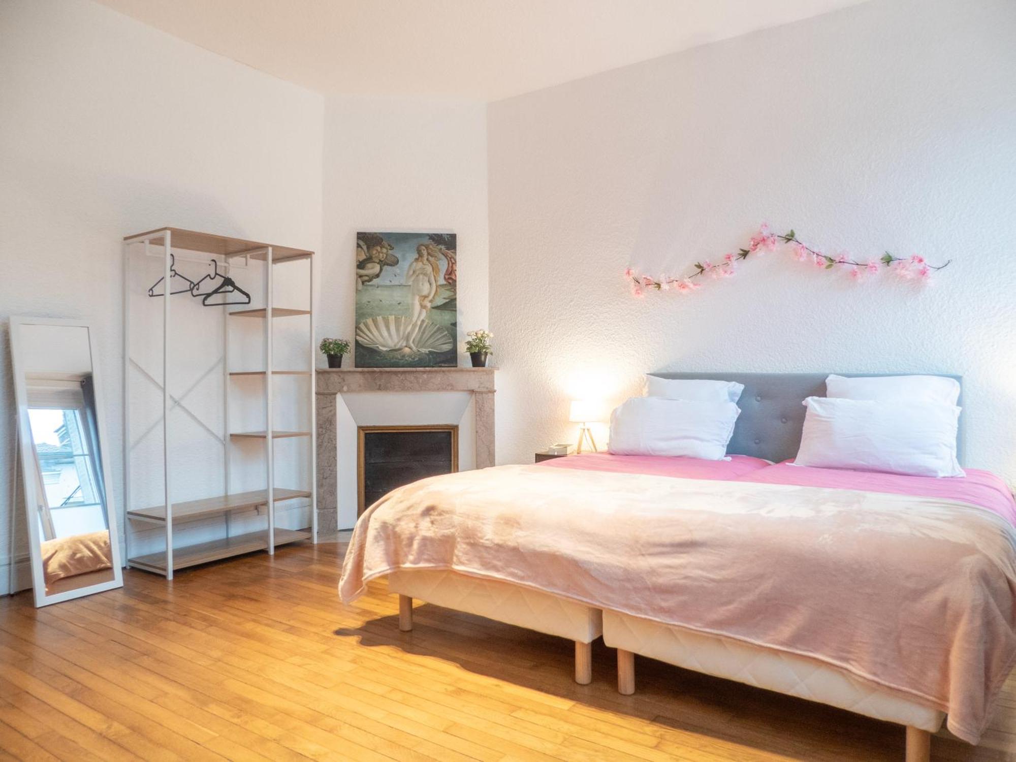 L'Amour De La Paix - Centre-Ville - Jardin - Proche Gare - Tv65"Primevideo - Ambiance Tres Chaleureuse - Parking Gratuit Sous-Video Surveillance Proche - Gere Par Presta-Zen'Services 默兹河畔凡尔登 外观 照片